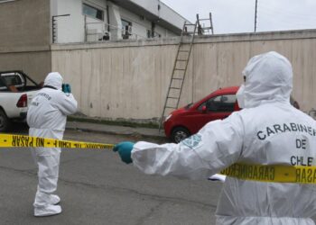 Arrestan a carabinera en servicio activo por su supuesta participación en un millonario robo a Brinks en Rancagua.