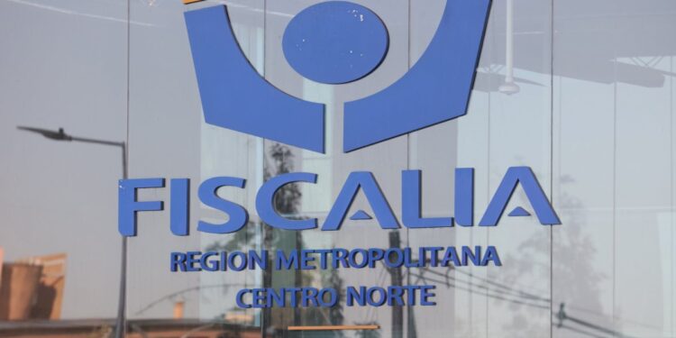 Inician investigación tras el descubrimiento de una bolsa con supuestos restos de cocaína en un baño de la Fiscalía Centro Norte.