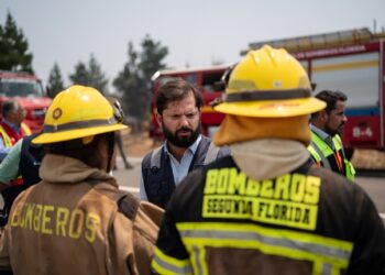 Boric rechaza agresiones a bomberos en el sur: «Inaceptable, merece el repudio de la sociedad entera»