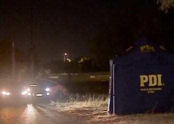 Hallan un cuerpo baleado y abandonado en un terreno baldío del sector Bajos de Mena.