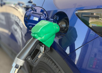 Alivio para el bolsillo: esta semana los combustibles bajarán con todo.