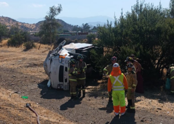 Colina: volcamiento de camión en la Ruta G-71 deja a una persona lesionada.
