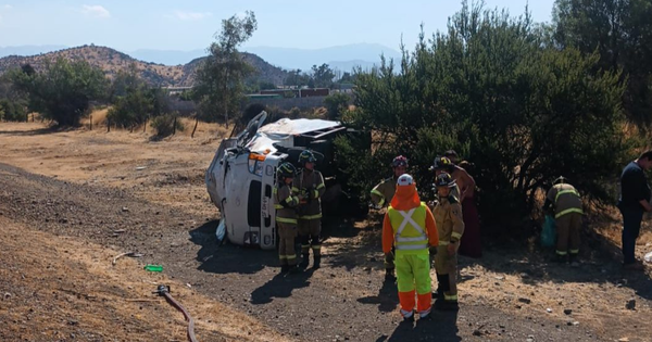 Colina: volcamiento de camión en la Ruta G-71 deja a una persona lesionada.