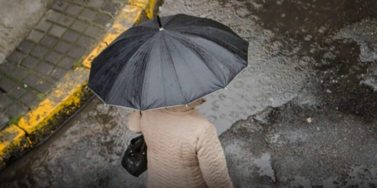 Lluvias podrían alcanzar los 20 mm en el Biobío durante este fin de semana: Se emite alerta temprana preventiva.