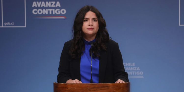 Funcionario revela un error millonario en los sueldos del Ministerio de la Mujer desde 2020: las cifras superan los $300 millones.