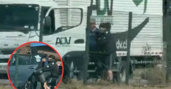 [VIDEO] Violenta encerrona en Vespucio Norte: delincuentes se robaron al chofer y el camión cargado.