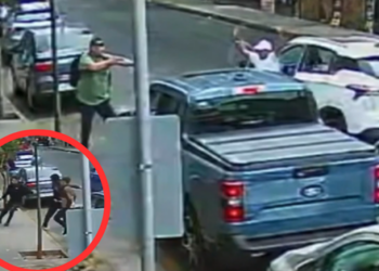 [VIDEO] Cabro de civil de Carabineros frustra asalto afuera de banco en el centro de Santiago