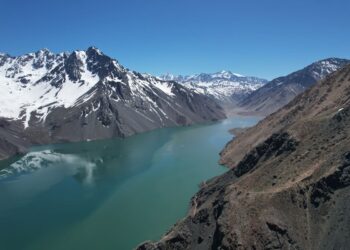 ¿Por qué el embalse El Yeso arranca el 2026 casi al tope, mientras otros embalses en Chile no llegan al 20%?