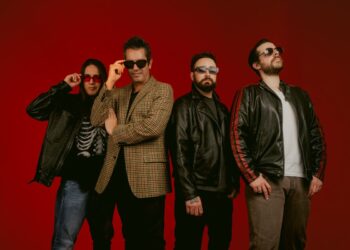 Felipe Yaluff regresa a la movida chilena con “Kundalini”, su nuevo disco como cantante y guitarrista.