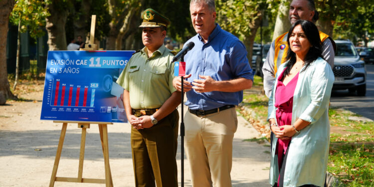 MTT logra la quinta baja seguida en la evasión y refuerza los buses de la Red de Movilidad con mil nuevos validadores.