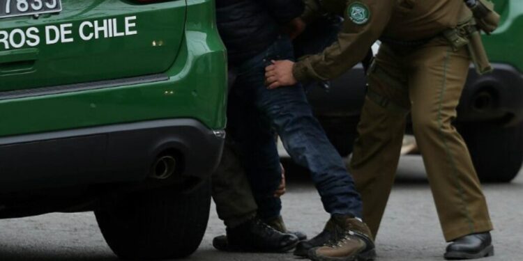 Hombre agredió gravemente a su pareja y la amenazó con matarla y quemar su casa en Nacimiento.