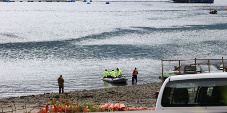 Confirman el descubrimiento del cuarto tripulante de la embarcación que se hundió en el Estuario de Reloncaví.
