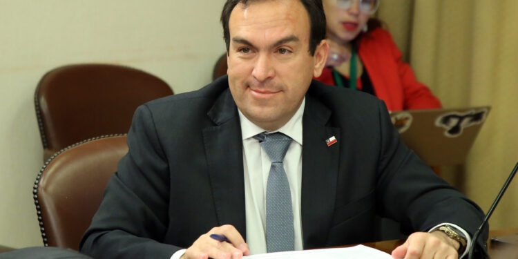 Felipe Donoso conserva su escaño después del recuento del Tricel: PDG pierde un puesto en el Maule.