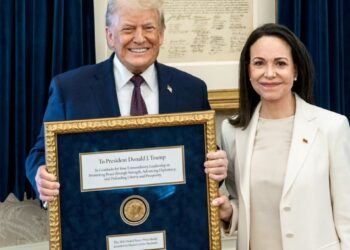 María Corina Machado asegura que le obsequió a Donald Trump su Premio Nobel de la Paz.