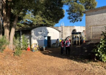 Essbio informó sobre un corte de agua en Tomé debido a un accidente de un empleado en el estanque, quien supuestamente fue succionado por un ducto.