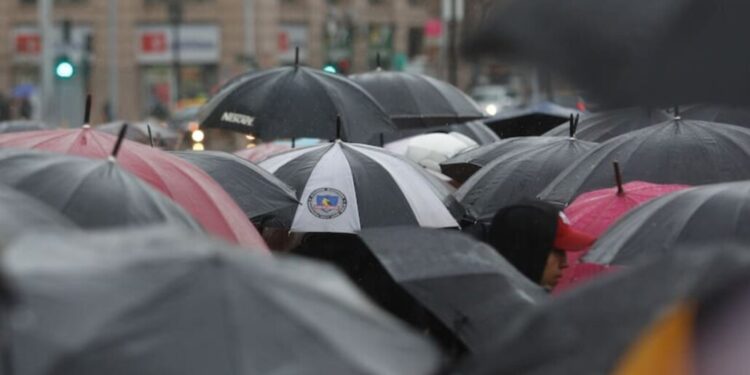 ¿Lluvias en Los Ángeles? Se anticipan precipitaciones y tormentas eléctricas para el lunes 5 de enero de 2026.