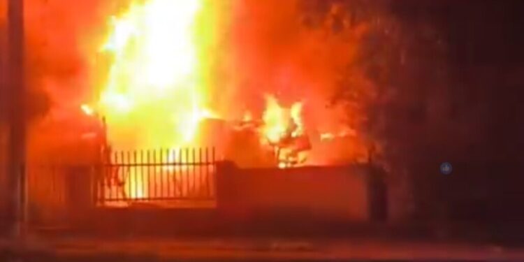 Incendio en un hogar en Nacimiento causa la muerte de una persona: las llamas se extendieron con rapidez.