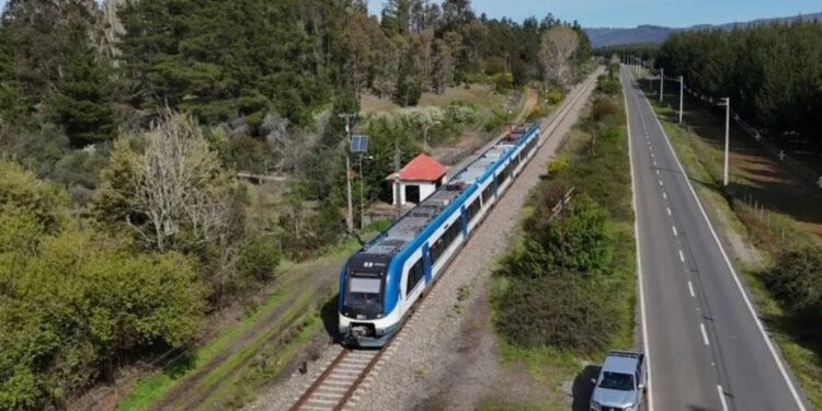 Robo en la infraestructura del Biotren provoca interrupciones entre Laja y Concepción.