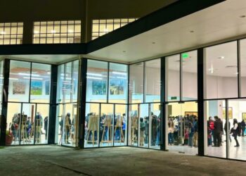 Más de 60 expositores participan en la «Muestra Final 2025» de la Escuela de Artes Visuales en Los Ángeles.