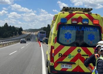 Accidente en la Ruta 5 Sur, próximo a Los Ángeles, deja a tres personas heridas.
