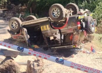 Volcadura de alta energía causa la muerte de un conductor en San Ignacio.