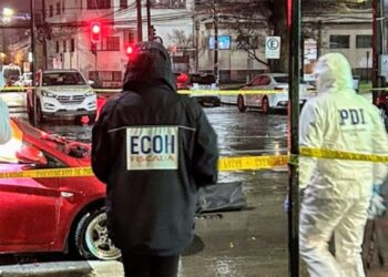 Los homicidios en Los Ángeles disminuyeron en 2025, aunque los incidentes relacionados con organizaciones criminales incrementaron.