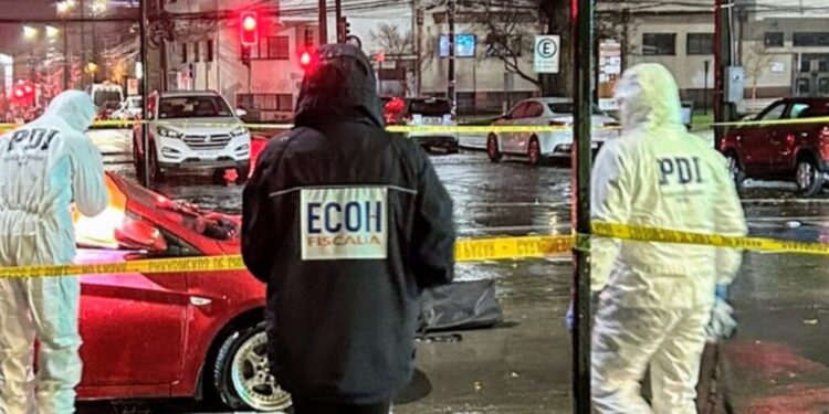 Los homicidios en Los Ángeles disminuyeron en 2025, aunque los incidentes relacionados con organizaciones criminales incrementaron.