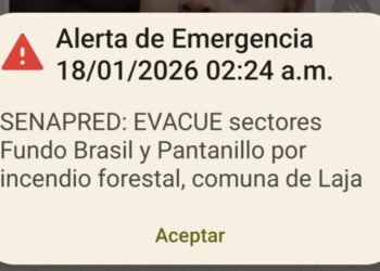 Ordenan la evacuación de múltiples áreas en Laja debido a un incendio forestal.