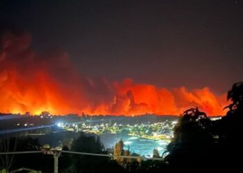 Región del Biobío en Alerta Roja debido a varios incendios forestales.