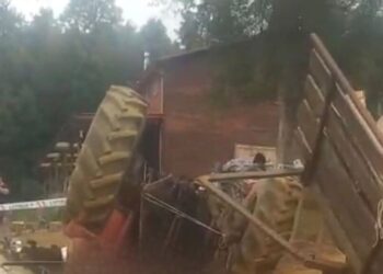 Hombre fallece aplastado por un tractor que volcó durante labores agrícolas en Máfil.