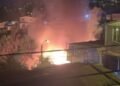 Familia entera pierde la vida en un devastador incendio que arrasó con dos viviendas en Valparaíso.