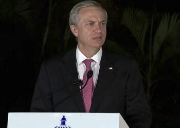 Kast vuelve a su gira internacional: se va a reunir con el presidente de Brasil.