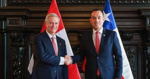 Kast y Perú sellan acuerdo de cooperación regional para combatir el crimen organizado.