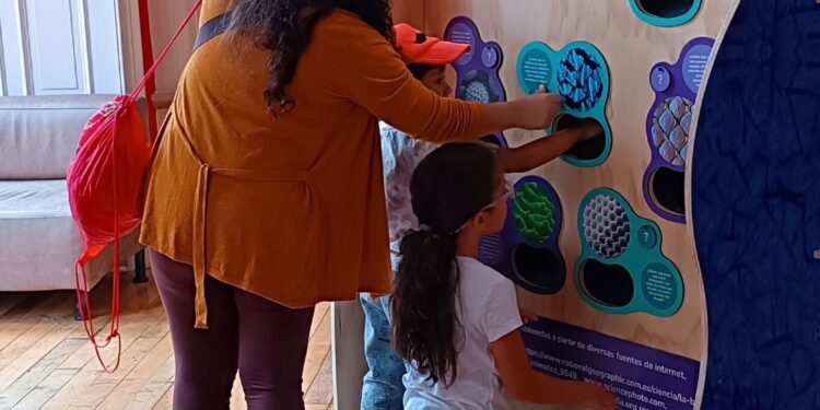 USM promueve vocaciones STEM con Feria Científica para mujeres y niñitas en Valparaíso.