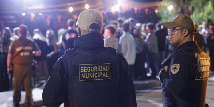 Zapallar refuerza la vigilancia sobre la seguridad y los ruidos molestos en los bares nocturnos.