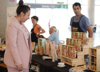 Acuerdo impulsará la comercialización de la agricultura familiar campesina e indígena en Valparaíso.