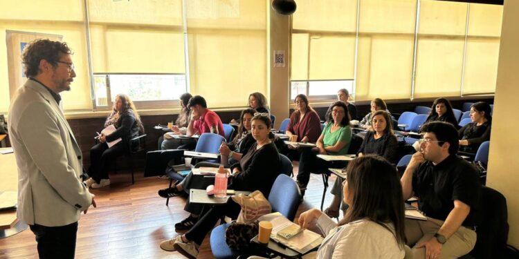 Capacitación de gatekeepers: 185 individuos han recibido entrenamiento en prevención del suicidio en la región de Valparaíso.