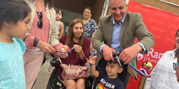 Municipalidad logra establecer una histórica sede vecinal para Los Pinares.