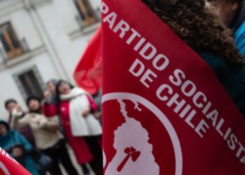 Crisis en el oficialismo: el Partido Socialista suspende relaciones con el PC y el FA ante críticas a la Ley Naín-Retamal.