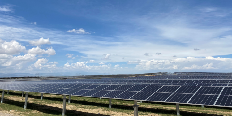 Se prevé la instalación de un nuevo parque fotovoltaico en Los Ángeles con una inversión de 50 millones de dólares.