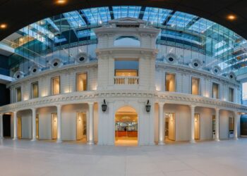 VM20 logra certificación internacional I-REC al funcionar 100% con energía renovable.