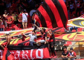 Noche Rojinegra: Los Rangers de Talca regresan a un partido internacional después de casi 25 años, que se podrá ver en streaming.