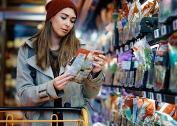 Comisión de Salud del Senado dio luz verde a la idea de legislar sobre el etiquetado de alimentos ultraprocesados.