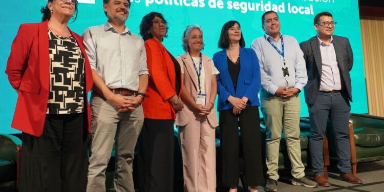 Prevención del consumo de drogas se afianza como pieza clave de la seguridad local en seminario nacional de SENDA.