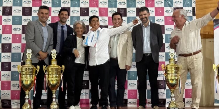 Calera de Tango: Gala Deportiva 2025 juntó a más de 600 personas en una emotiva jornada de reconocimiento.