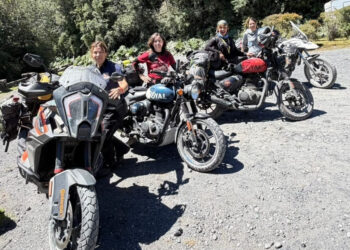 Trío de mujeres recorre la Carretera Austral y el sur de Chile en bicicleta.