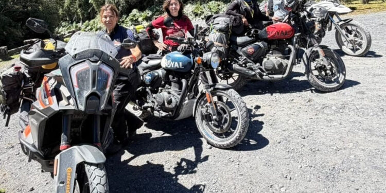 Trío de mujeres recorre la Carretera Austral y el sur de Chile en bicicleta.