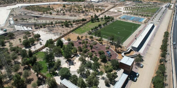 Parque Metropolitano Cerro Chena lleva un 75% de avance y se perfila como el nuevo pulmón verde del sur de Santiago.