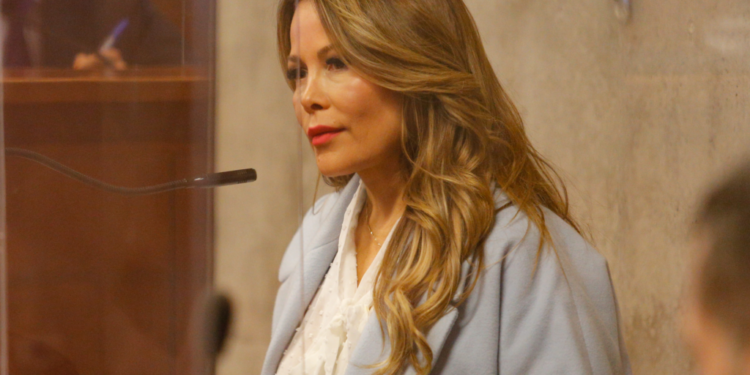 El Consejo de Defensa del Estado refuerza la acusación contra Cathy Barriga y solicita 37 años de prisión.