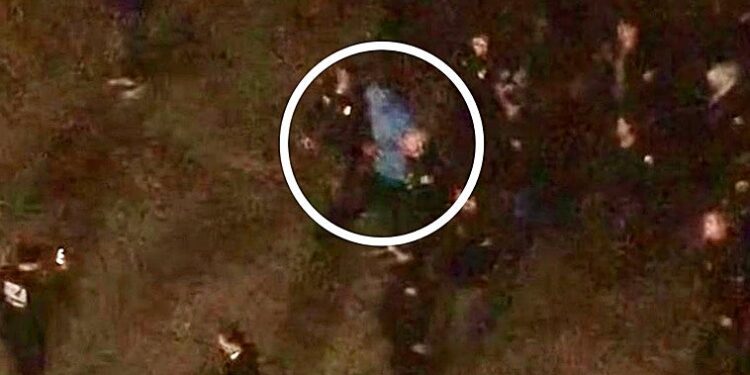 Maduro y su esposa aterrizan en Nueva York para enfrentar acusaciones de narcoterrorismo.